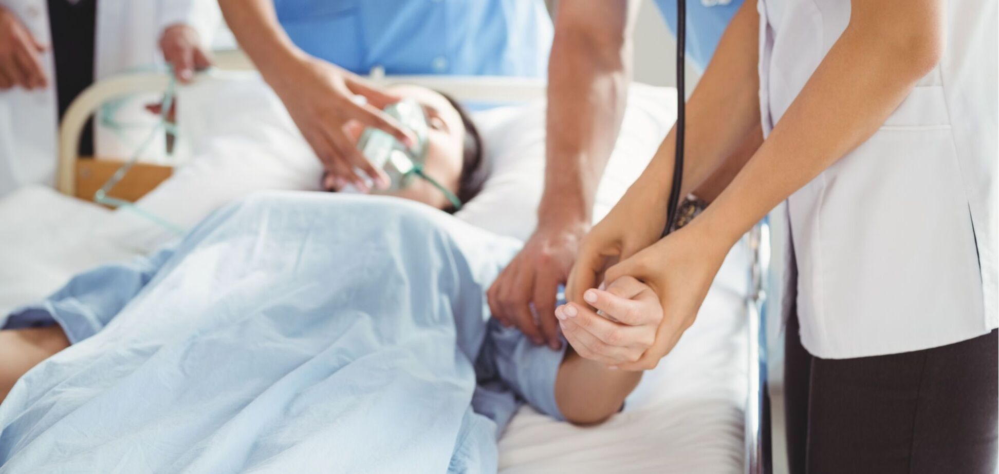 На Хмельниччині внаслідок самолікування батьками 15-річна дівчинка опинилася в реанімації: розвинувся сепсис. Фото