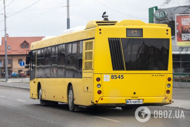 У Києві у поминальні дні організують додатковий транспорт до кладовищ: перелік маршрутів