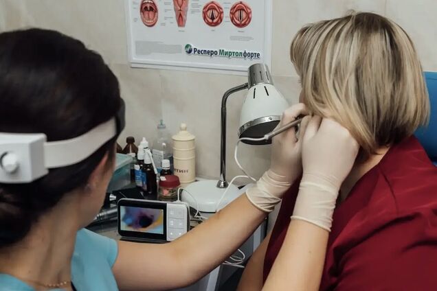 Скаржилася на біль: в Івано-Франківську у вусі пацієнтки лікарі виявили павука. Фото і відео