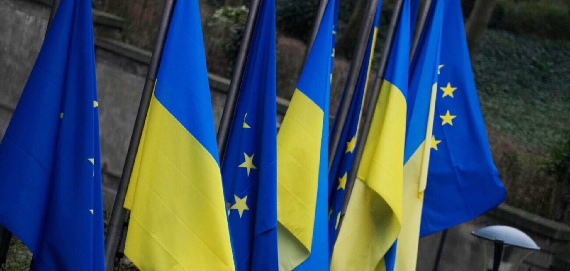 Чотири країни ЄС виступають проти прискореного вступу України – Politico