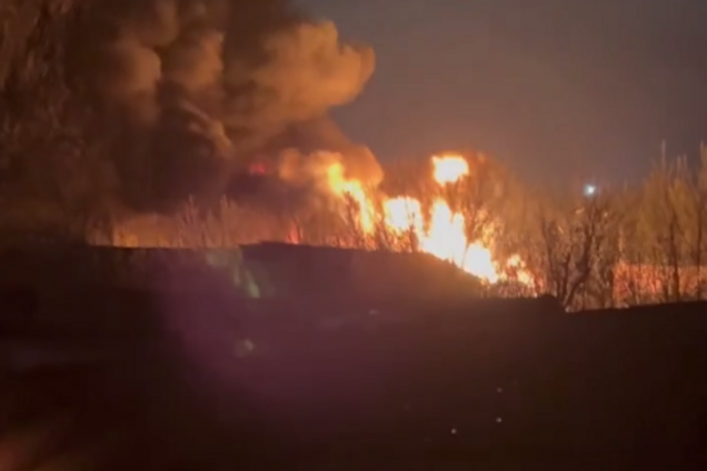 Під ударом були склади ПММ та логістика ворога: у Бєлгородській області прогриміли вибухи. Відео
