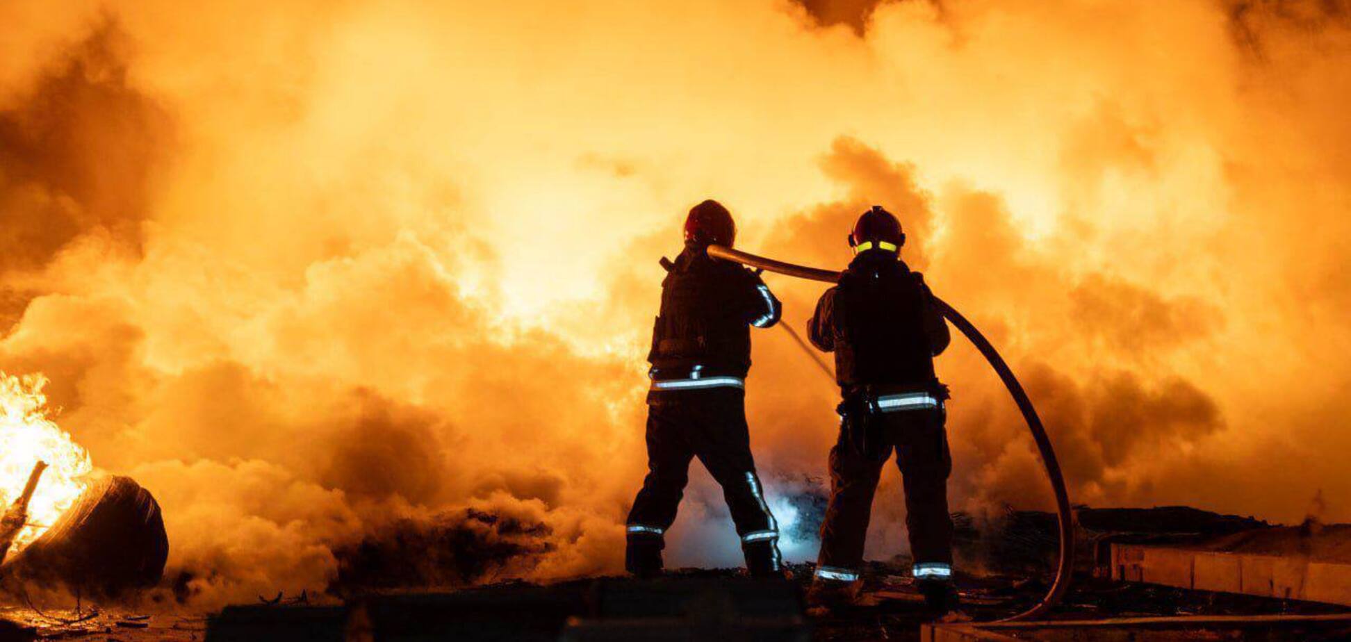 Оккупанты утром атаковали рынок, автосалон и судно под флагом Науру в Одесской области: среди пострадавших - ребенок
