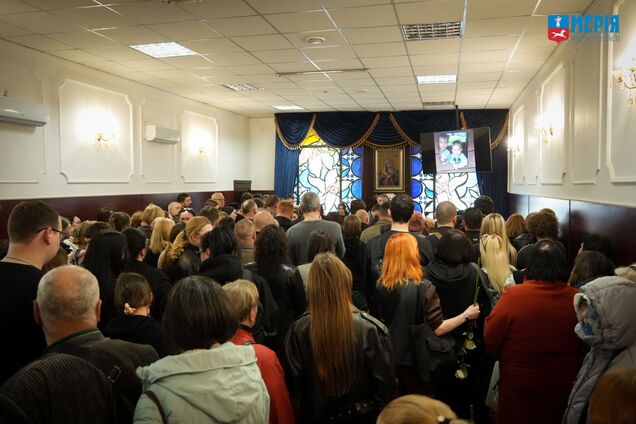 'Очень красивый, очень светлый ребенок': в Черкассах прощаются с 8-летним мальчиком, которого убила Россия. Фото