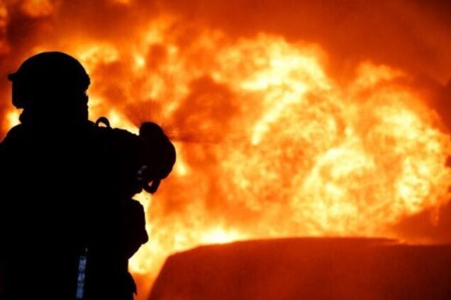 Окупанти вдарили по Мерефі на Харківщині: загинула жінка, шестеро людей постраждали