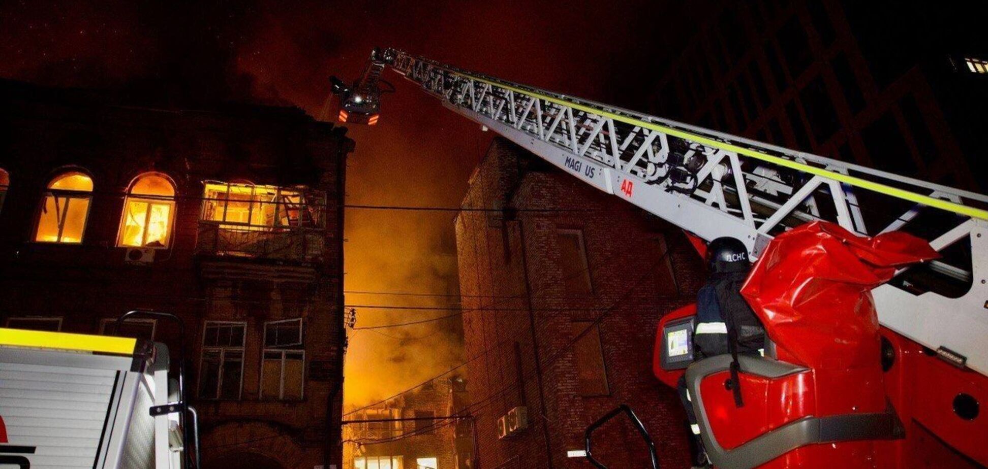 В Днепре в плотную городскую застройку попало две ракеты: житель города рассказал о российской атаке. Видео