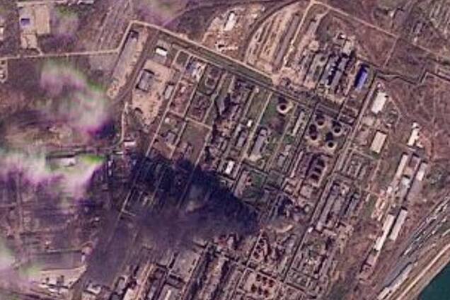 Є пошкодження: супутниковий знімок зафіксував пожежу на нафтохімічному заводі у Башкортостані після атаки дронів