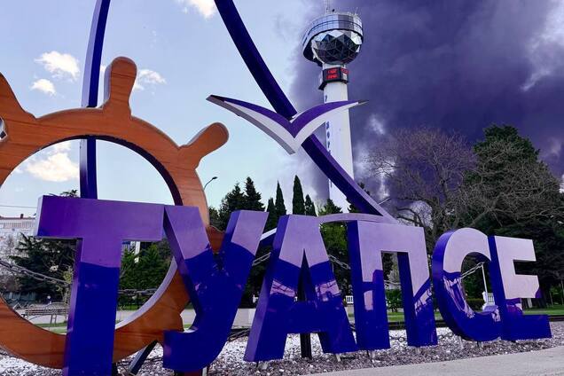 Забезпечував паливом армію РФ: у Генштабі підтвердили ураження Туапсинського НПЗ. Фото і відео