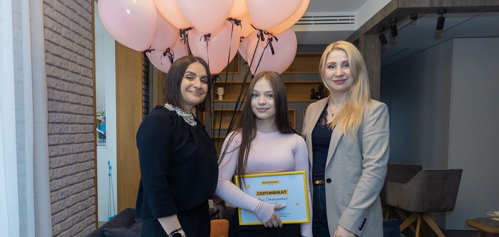 Приклад сили і незламності: Фонд Ріната Ахметова допоможе втілити мрію 15-річній Яні Степаненко