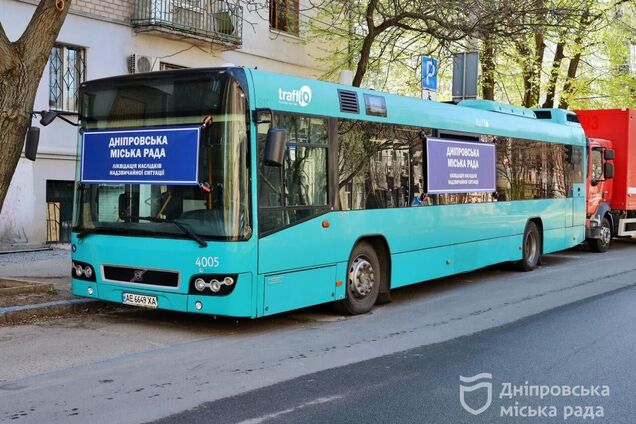 Оперативні наради і підтримка людей: як у Дніпрі працює пересувний штаб на місцях обстрілів