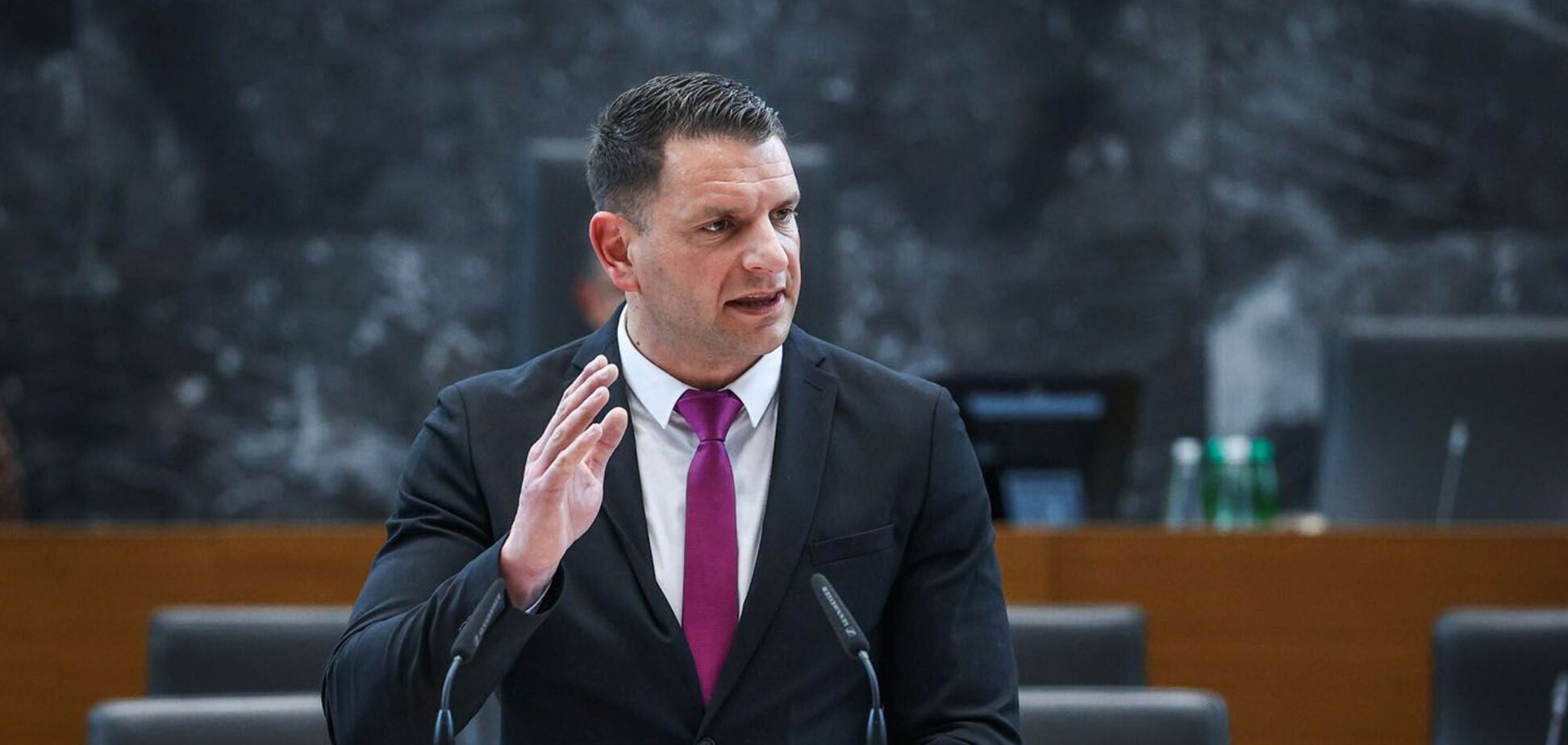 'Ми пообіцяли народу референдум': новий спікер парламенту Словенії оголосив про плани вийти з НАТО і відвідати Москву