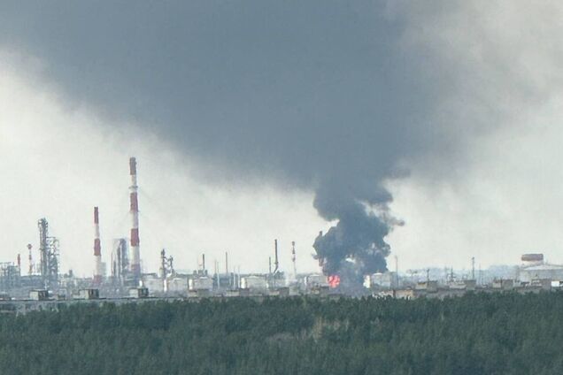 Украинские дроны поразили четыре объекта нефтеперерабатывающей отрасли РФ: в Генштабе рассказали о последствиях