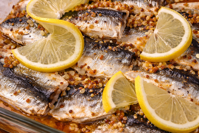 Запечена салака в маринаді: як приготувати в домашніх умовах