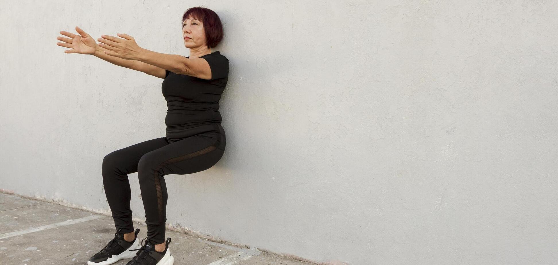 Упражнение без спортзала, которое показывает настоящую силу ног: проверьте себя за 1 минуту