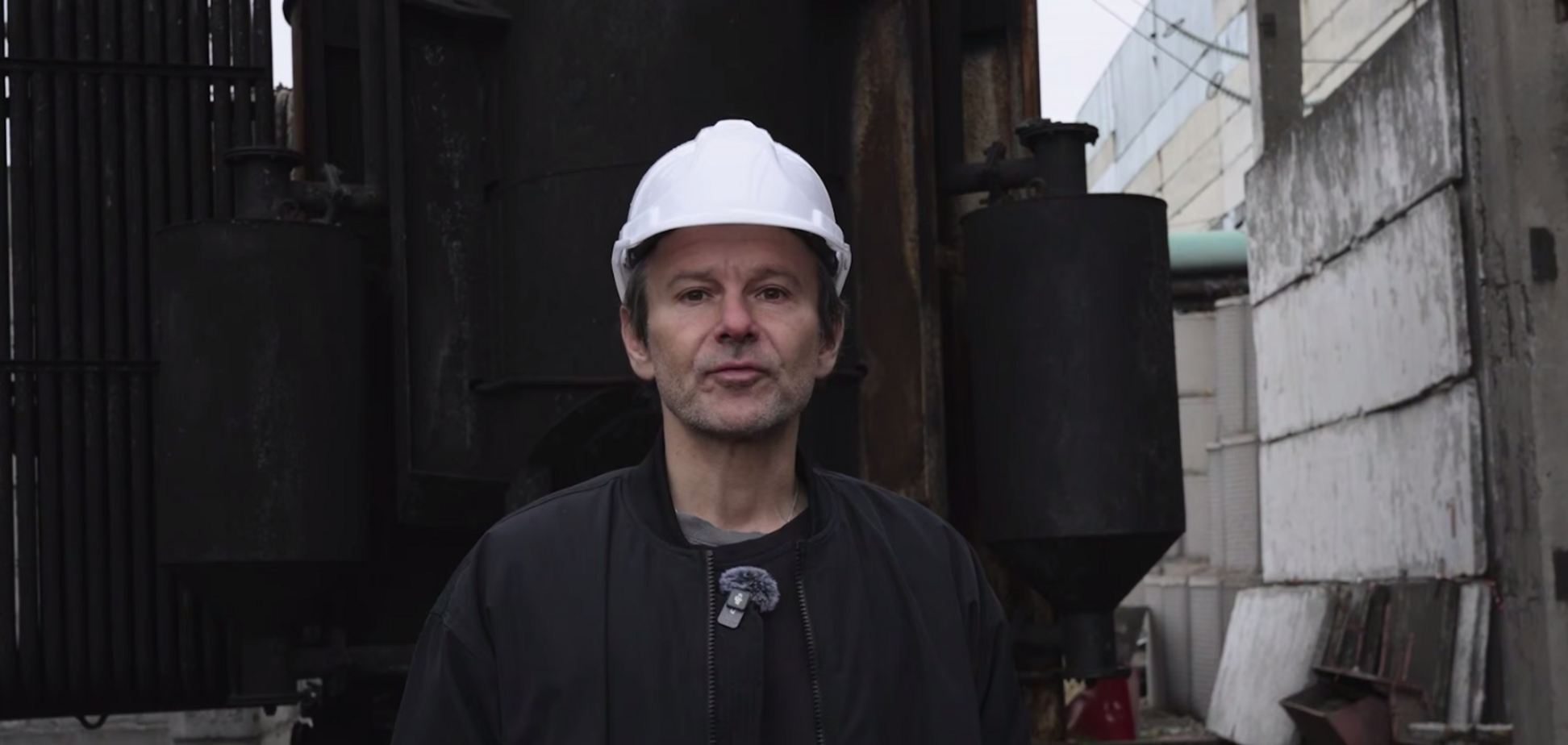 Вакарчук на разрушенной ТЭС ДТЭК призвал мир помочь восстановлению украинской энергетики. Видео