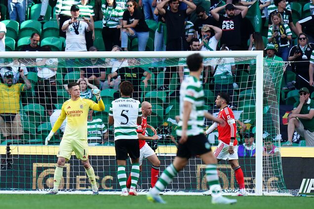 Футболіст збірної України відбив пенальті і приніс перемогу 'Бенфіці' в матчі туру в Португалії. Відео