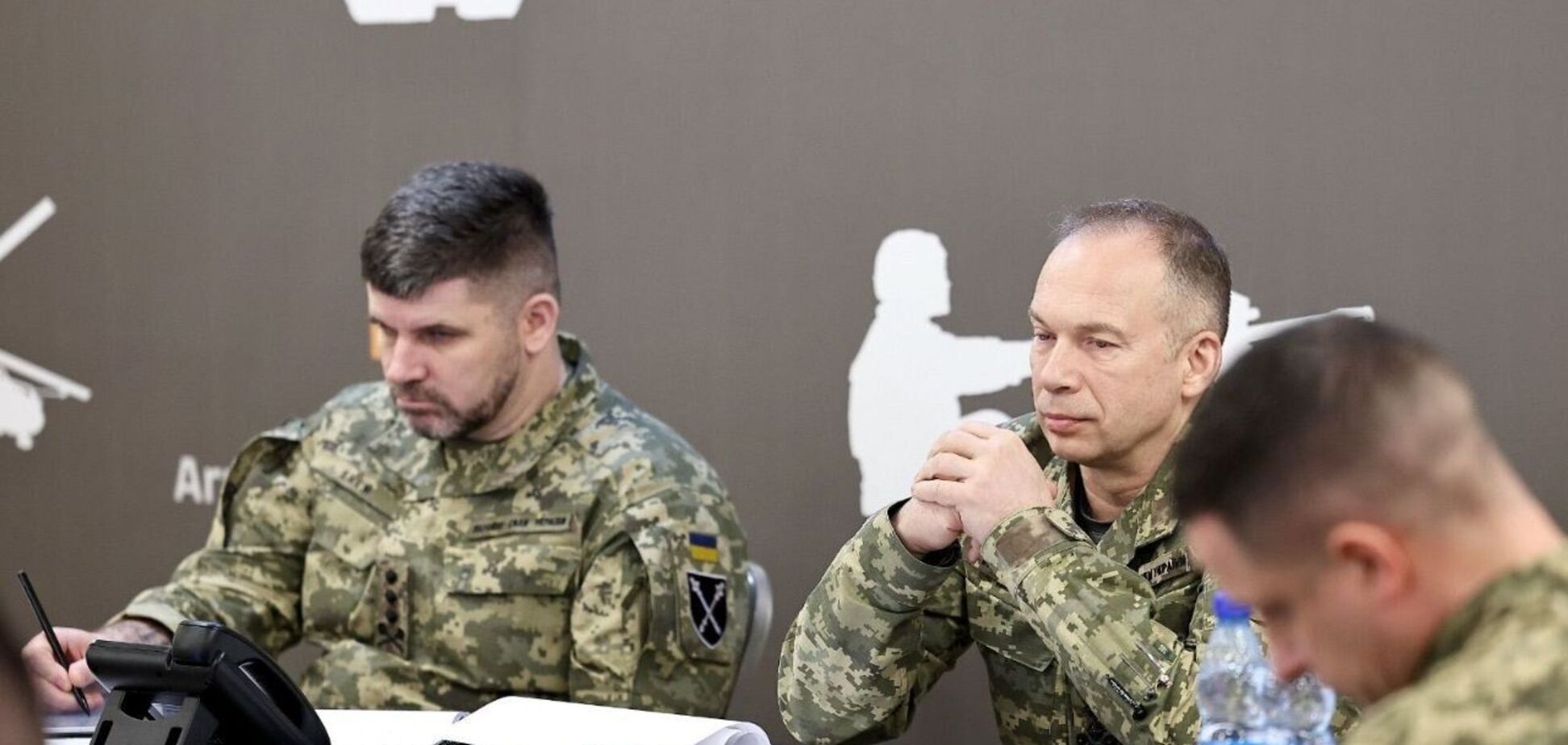 ЗСУ змагаються з ворогом на трьох напрямках: Сирський розкрив деталі