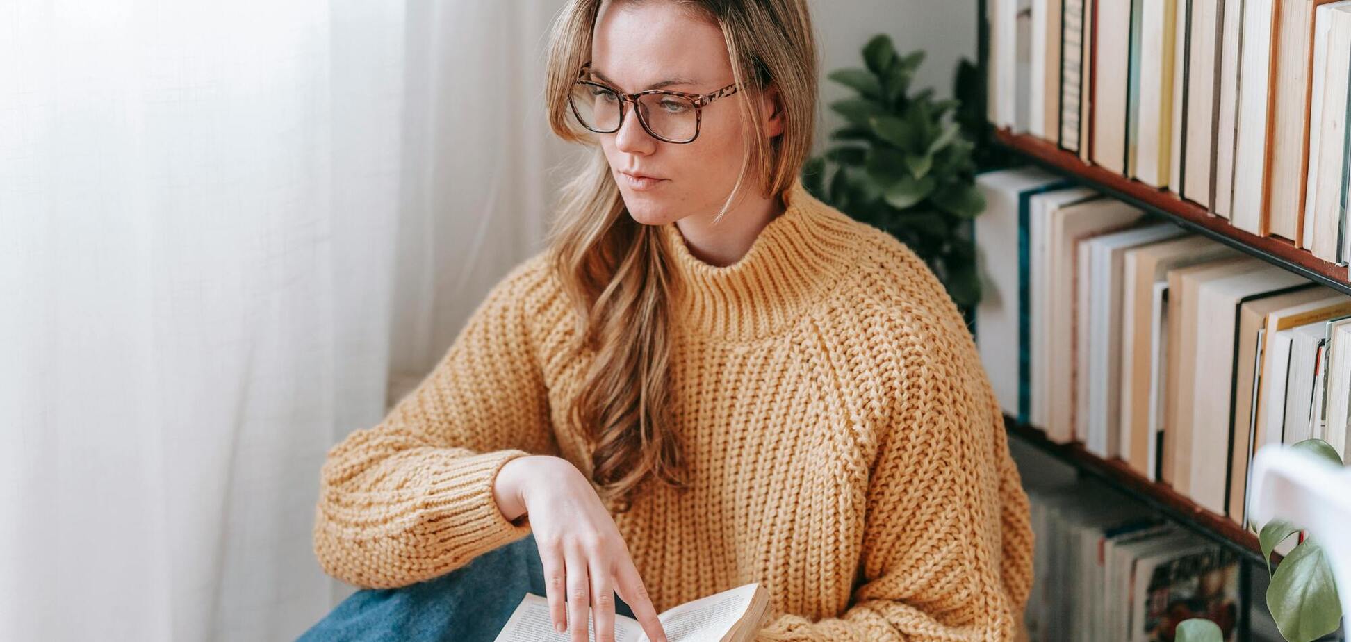 Строгий чи суворий? Яке слово правильно вживати в українській мові