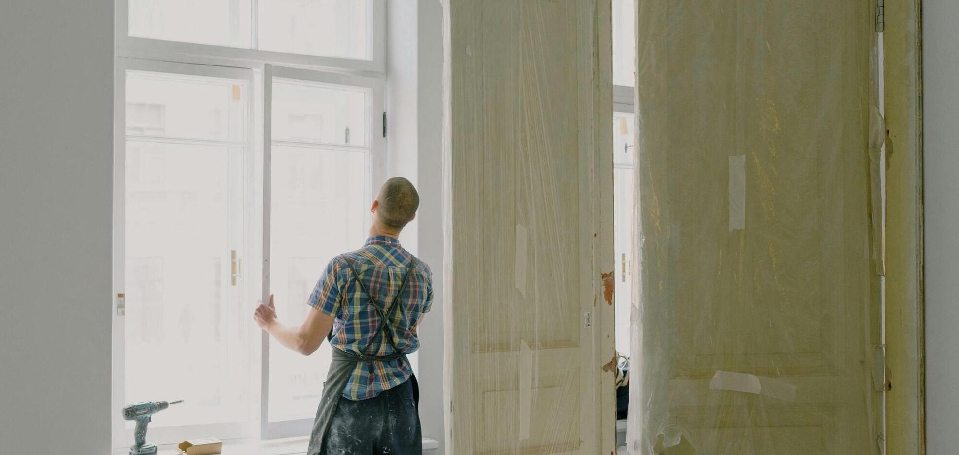 Как убрать следы старого скотча с пластиковых окон: простой способ