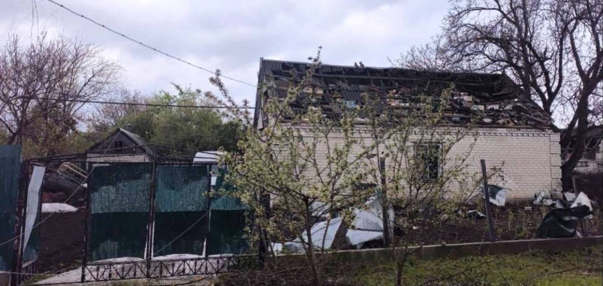 Ворог атакував житлові будинки на Запоріжжі: загинула жінка, є постраждалі. Фото