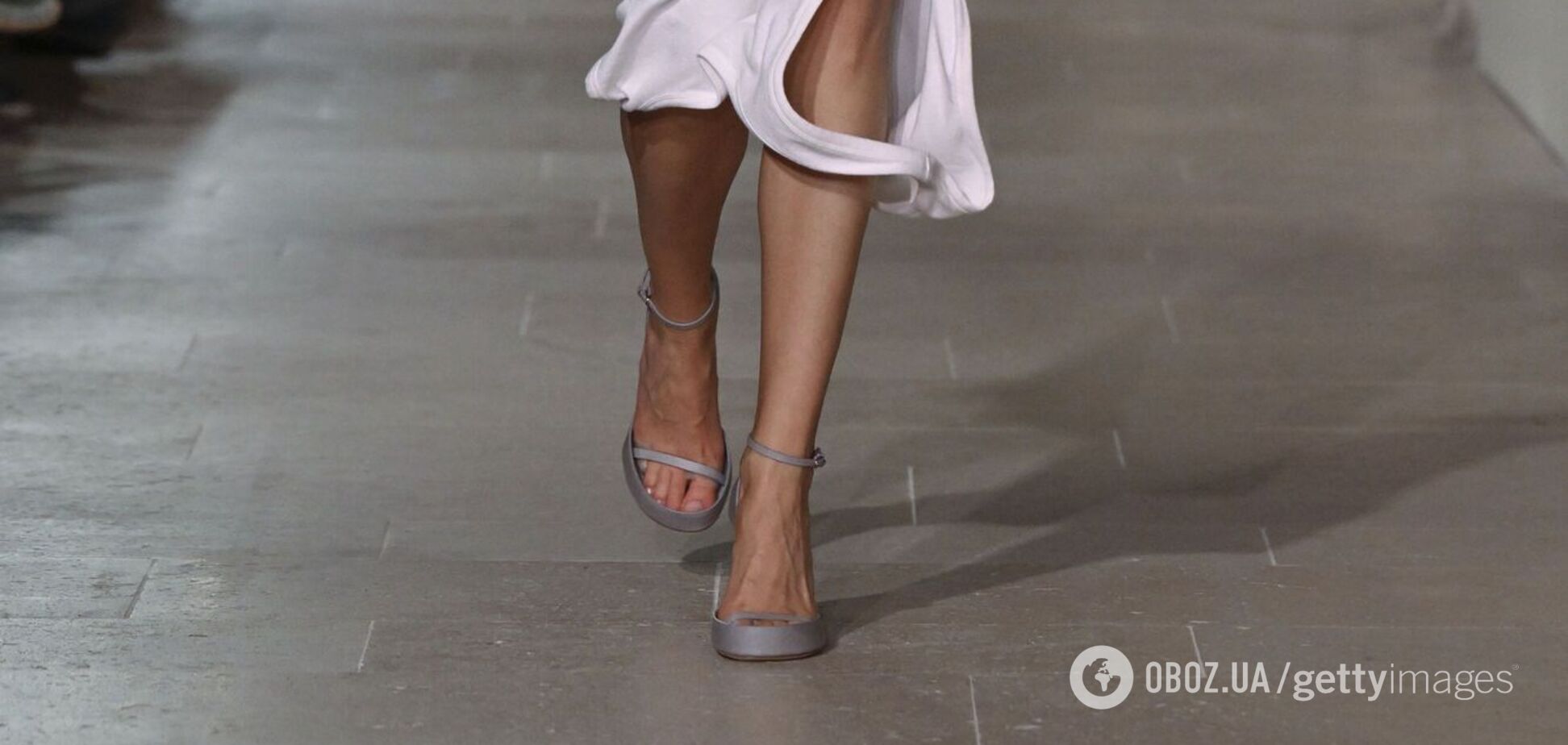 Революция в мире обуви: дизайнеры сделали модными туфли с полуоткрытым мысом