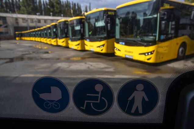 Транспорт для комфорту й безпеки: на вулицях Києва з'явилися ще 20 нових автобусів, придбаних у Туреччині. Відео