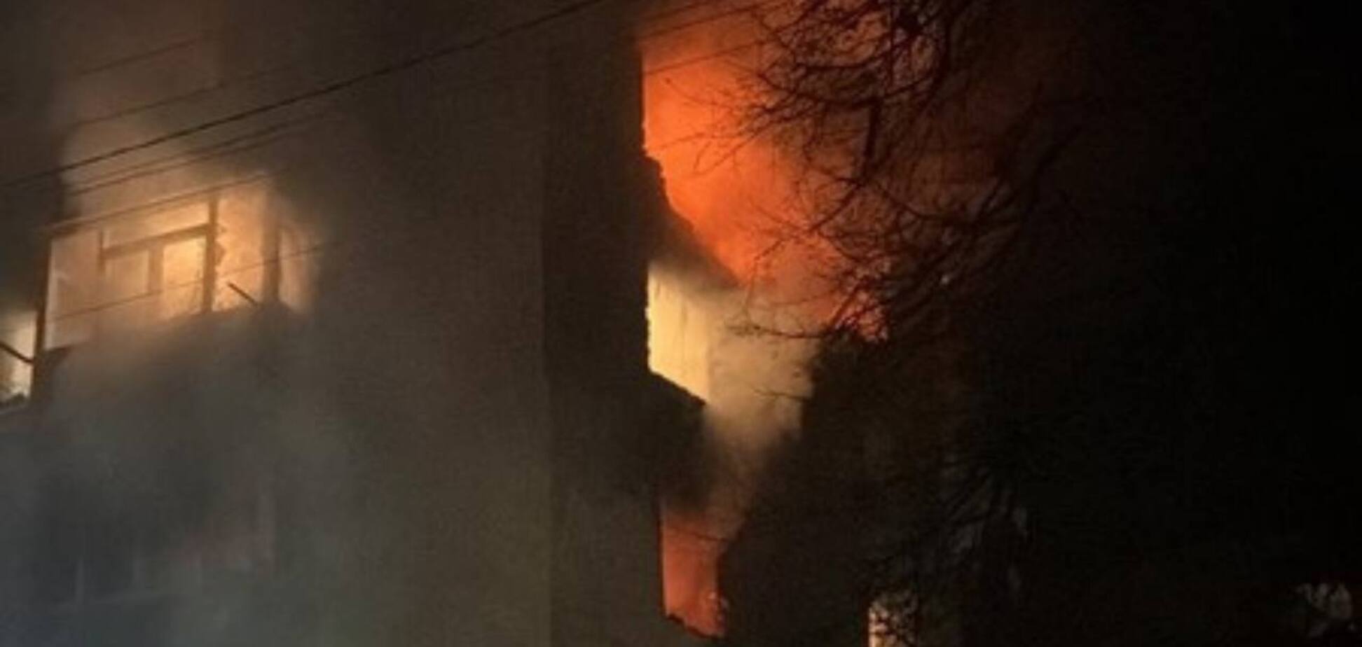 Россия атаковала дронами Харьковскую область: в Чугуеве дрон попал в многоэтажку. Фото