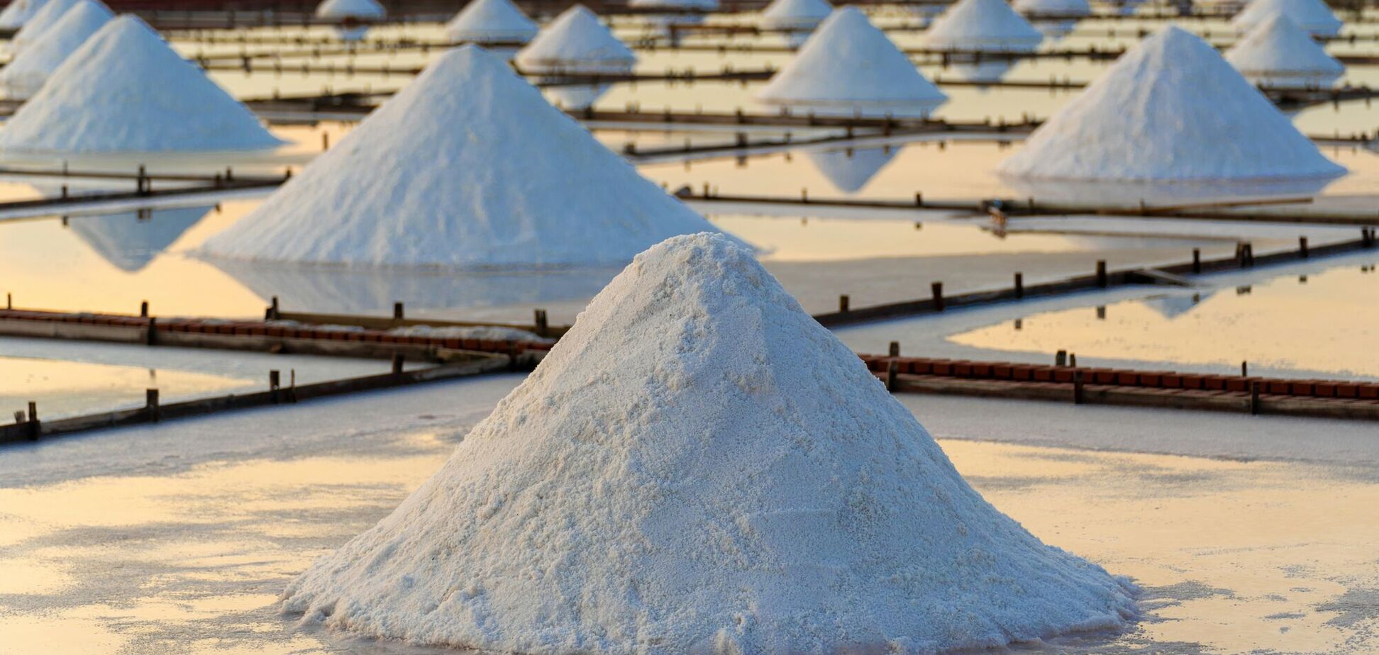 Так добывали соль: в сети показали Куяльник 100 лет назад