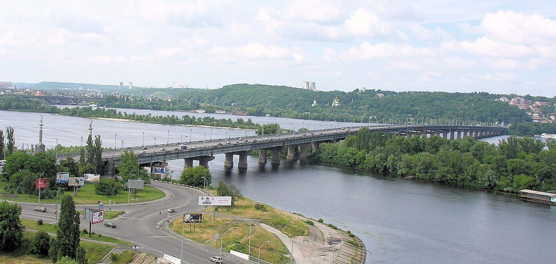 У мережі показали, який вигляд мав останній Наводницький міст Києва, який розібрали у 1953-му році. Архівне фото
