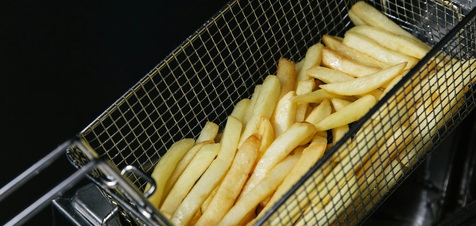 Найпростіший спосіб почистити аерофритюрницю: жир просто розчиниться на очах
