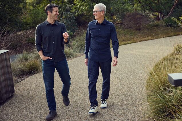 Тім Кук залишає посаду голови Apple: хто займе його місце