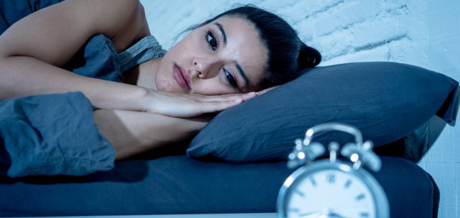 Ночные пробуждения и тревога: как успокоить мозг и вернуть сон