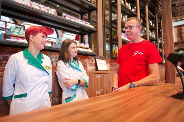 От интернатуры до карьеры: как 'Аптека 9-1-1' помогает фармацевтам расти в Украине