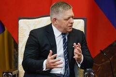 Фіцо просить у Польщі дозволу летіти до Москви через її територію: які країни вже відмовили