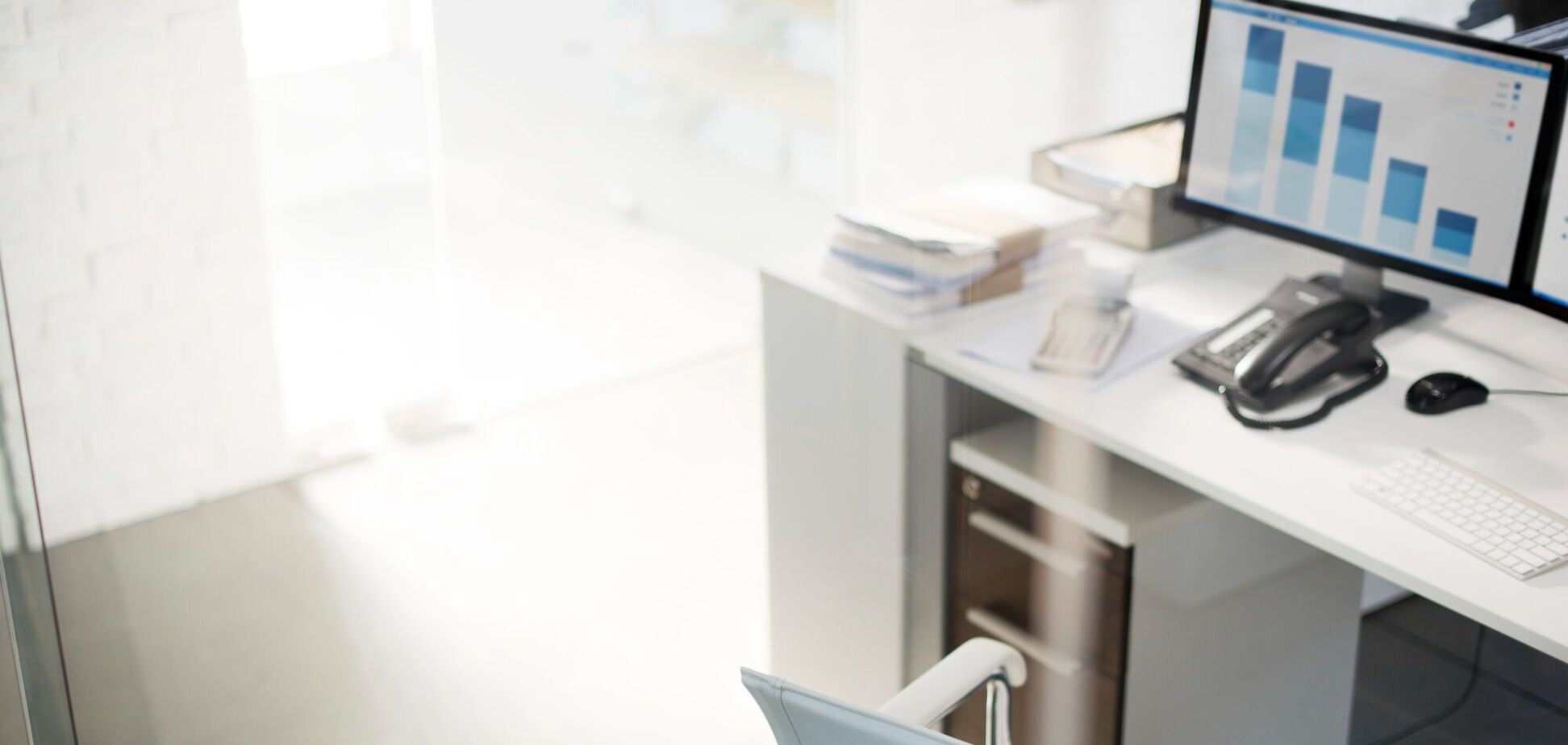 Ілюстрація - порожнє робоче місце в офісі