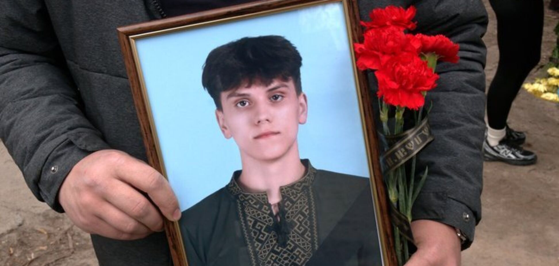 'Шахед' попал прямо в его комнату: в Чернигове попрощались с 16-летним парнем, которого убила Россия. Фото и видео