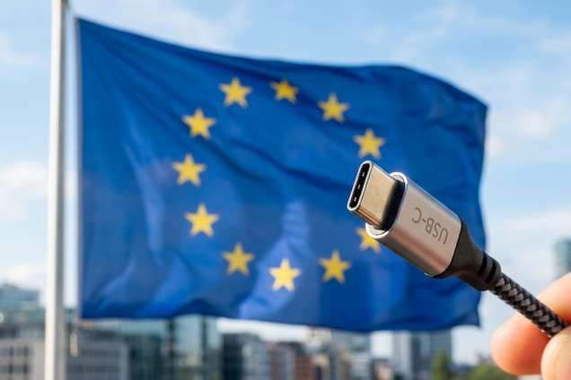 Змінна батарея і зарядка USB-C: в ЄС запроваджують жорсткі вимоги до смартфонів, названо терміни