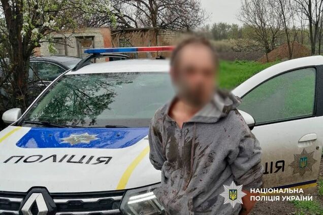 Получил три уголовных производства: появилось видео задержания мужчины, который бросил гранату в полицейских на Днепропетровщине