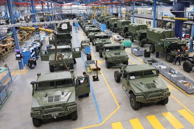 Іспанія передасть Україні 100 бронемашин VAMTAC: що про них відомо. Фото