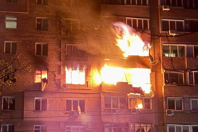 Росія атакувала Дніпро: 'Шахед' влучив у багатоповерхівку. Фото
