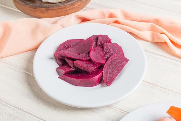 Хитрый кулинарный трюк со свеклой: как быстро сварить, сохранив цвет и витамины