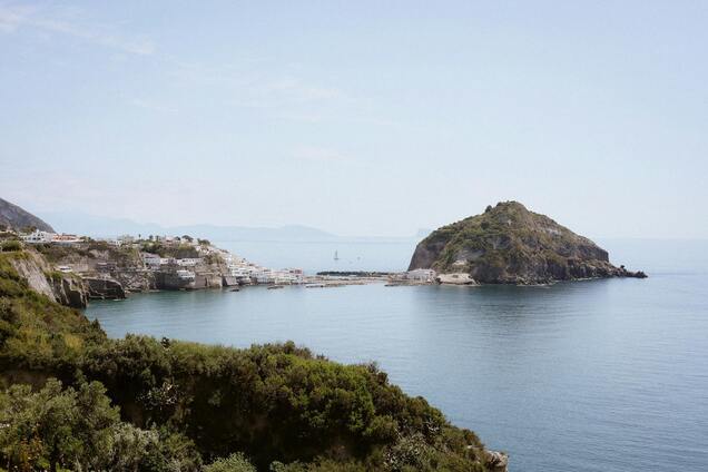 Чарівний острів в Італії вражає низькими цінами і відсутністю натовпів