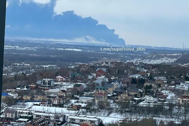 Було пошкоджено три резервуари з нафтою: у СБУ розкрили подробиці ураження російської НПС у Нижньогородській області. Відео