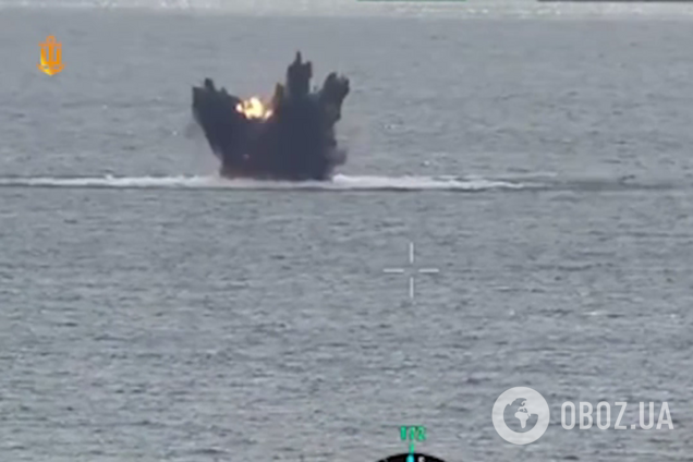 Намагався наблизитися до порту Одеси: ВМС знищили російський катер. Відео