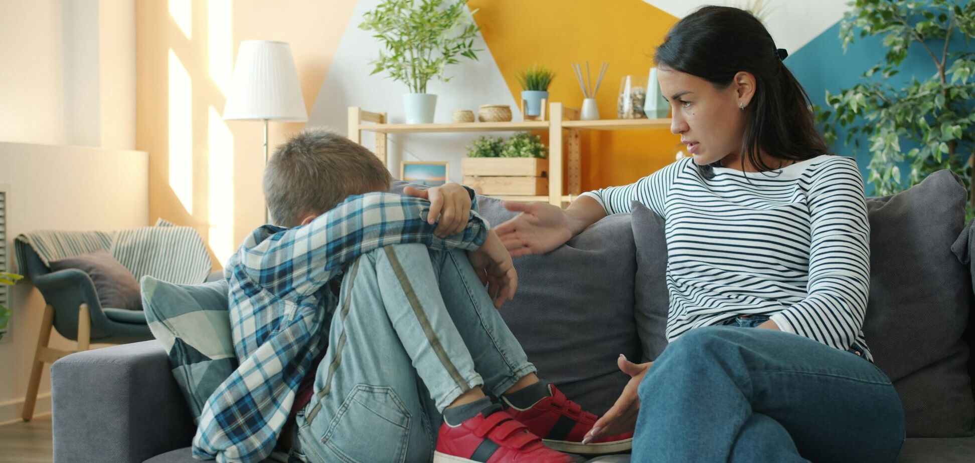 'Батьки роблять це з любов'ю, але...' Вчителька української мови з Дніпра назвала велику помилку у вихованні дітей і спровокувала дискусію