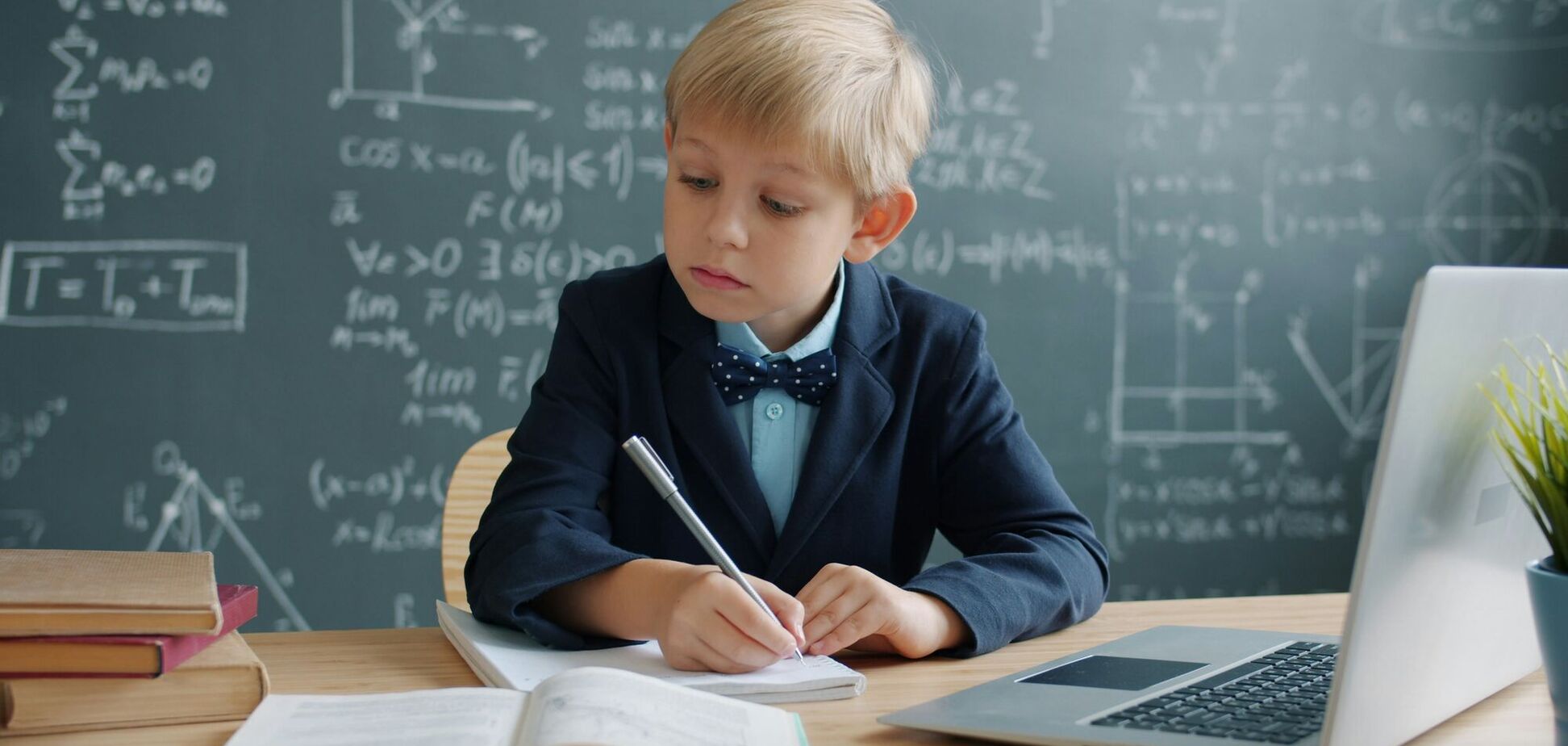 Сколько лет дочери и маме, если вместе им 28? Сеть запутала задача по математике: ошибаются почти все