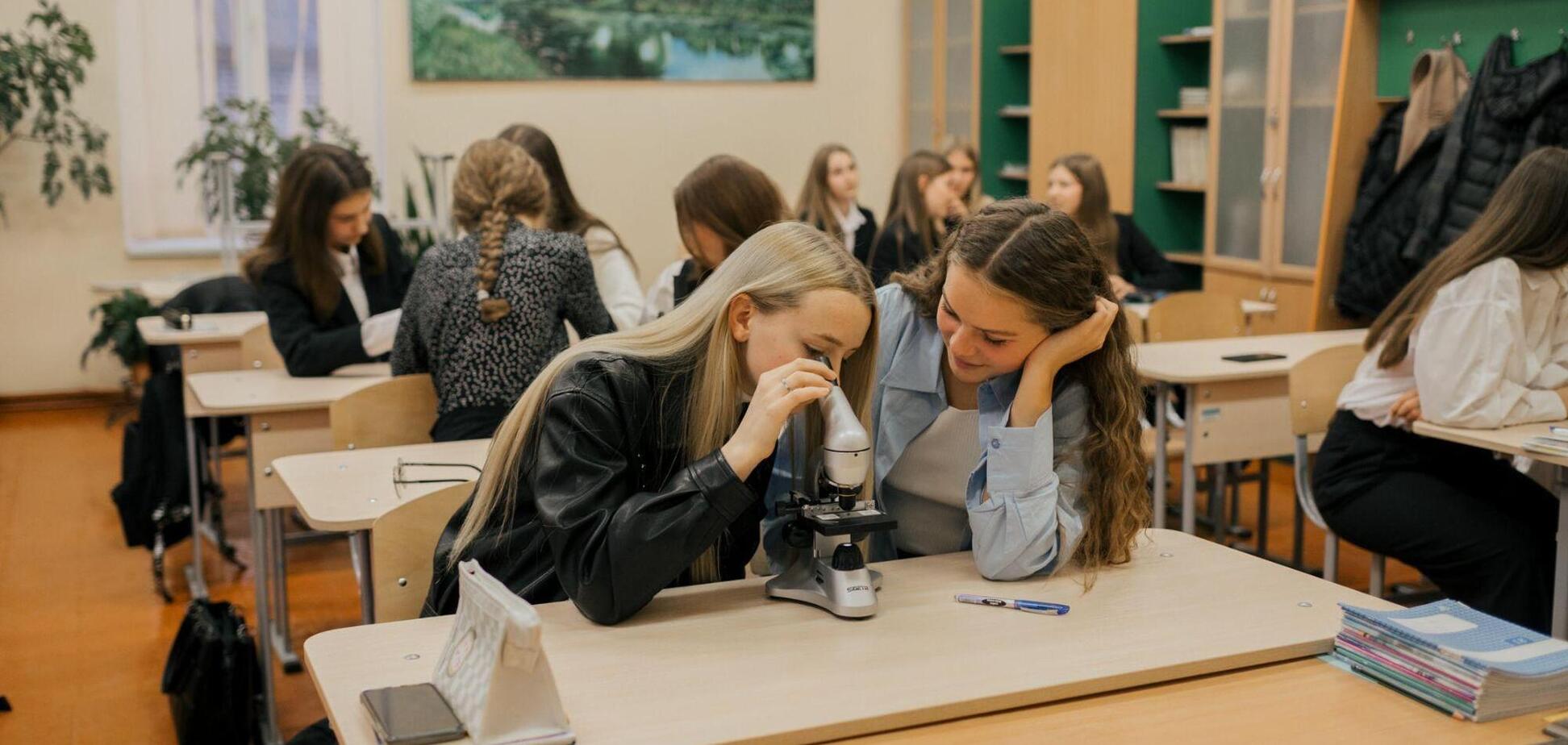 Ліцеї в Україні працюватимуть за оновленими правилами: що зміниться з 1 вересня