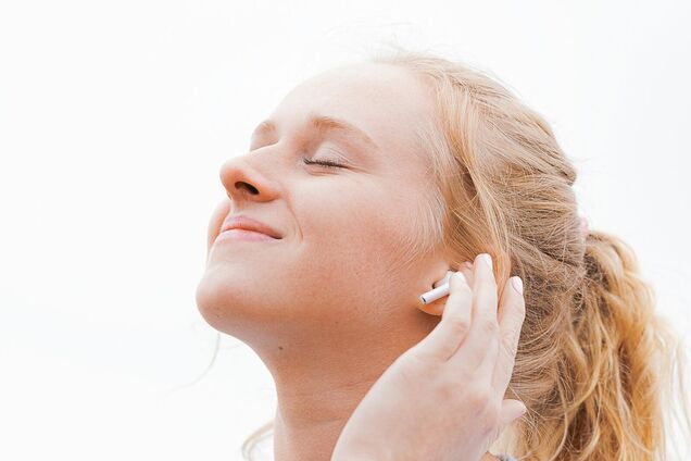 Вы делали это неправильно: как надо носить AirPods