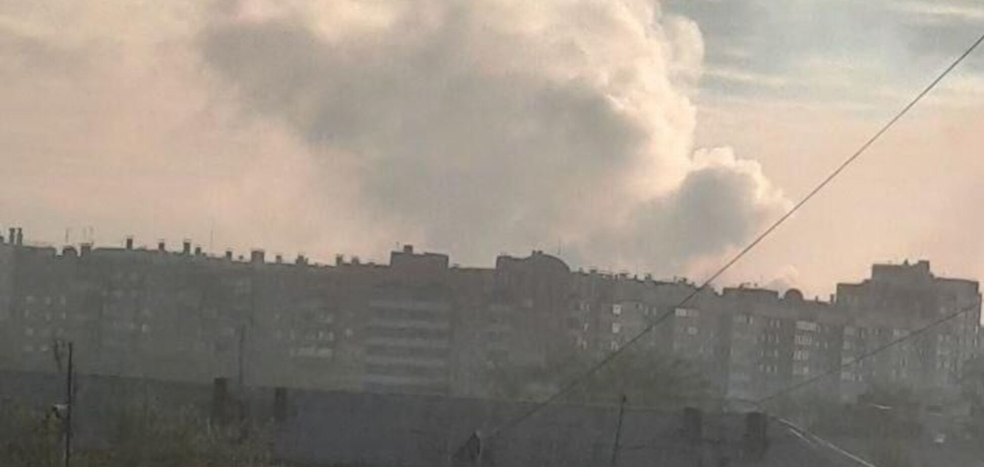 Под прицелом был металлургический завод: в российском Челябинске прогремели взрывы, поднялся дым. Фото и видео