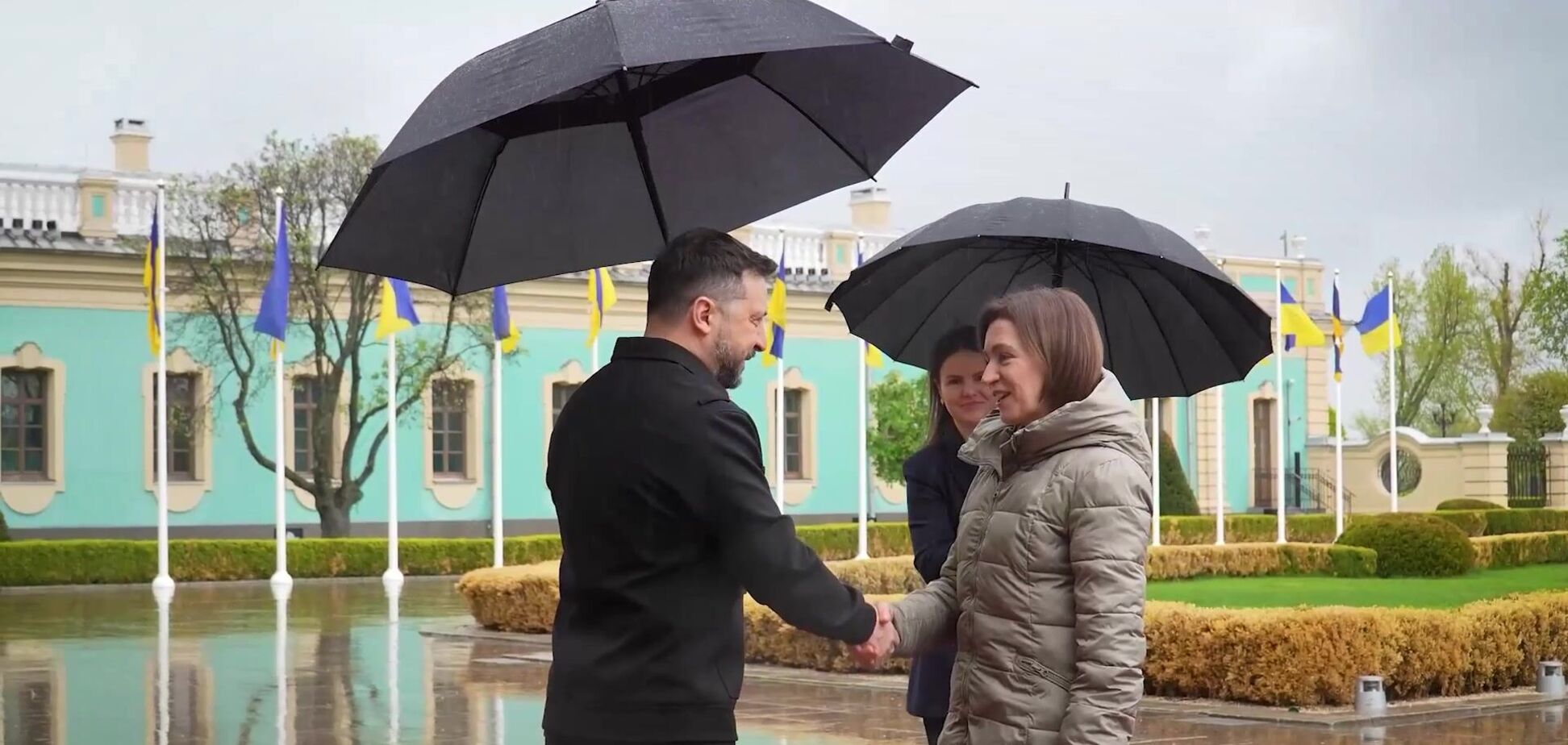 У центрі уваги – безпека і рух в ЄС: Санду приїхала до Києва у роковини Чорнобильської катастрофи. Фото і відео