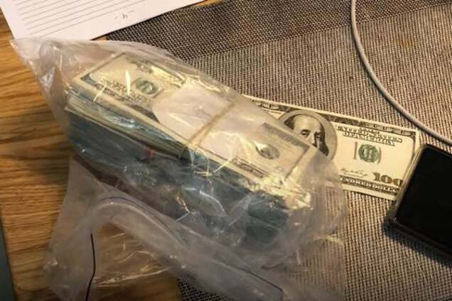 Вимагали хабар $110 тисяч: на Полтавщині затримали 'на гарячому' працівників СБУ та адвоката